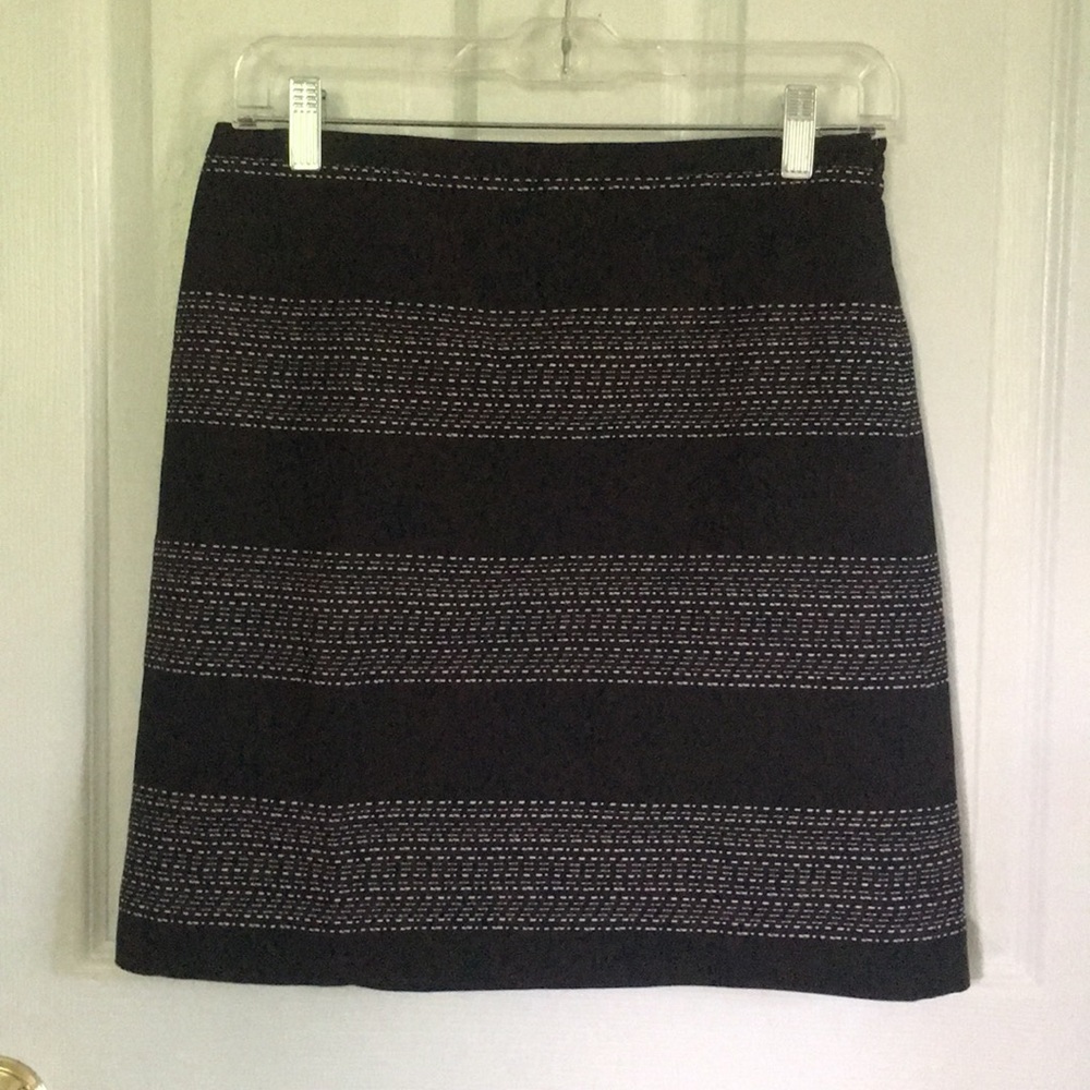 4 for $20 LOFT BLACK AND WHITE SKIRT